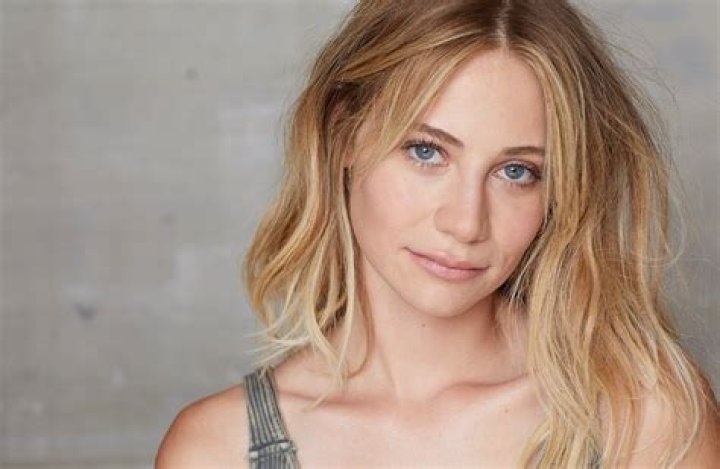 Amanda Leighton – Biography, Facts & Life Story