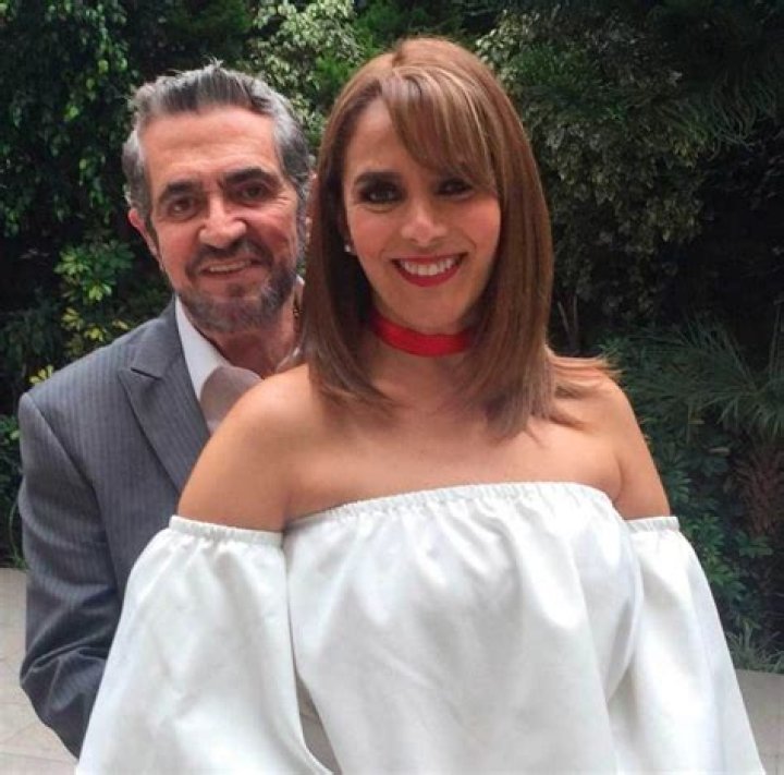 Benito Castro Esposa Deborah Ochoa: Relationship