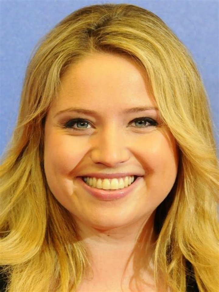 Caroline Williams – Biography, Facts & Life Story