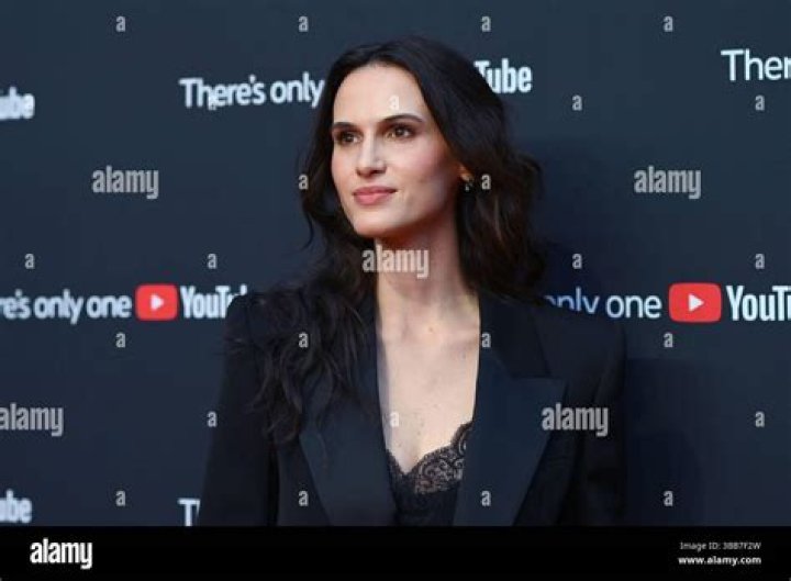 Cleo Abram Age, Height, Husband, Biography, Wikipedia