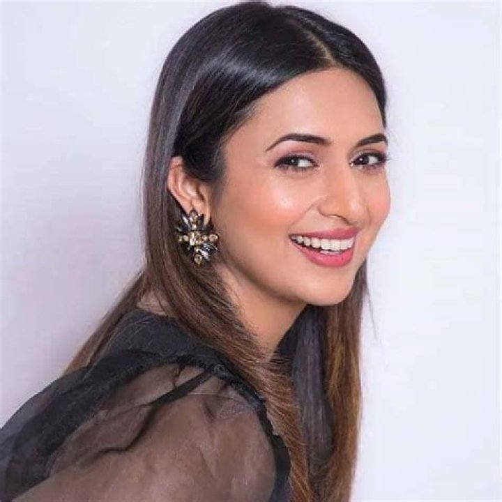 Divyanka Tripathi – Biography, Facts & Life Story