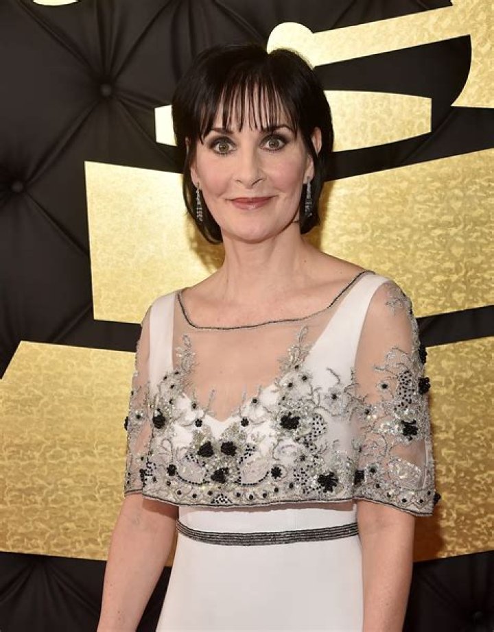 Enya Net Worth – How Much is Enya Worth?