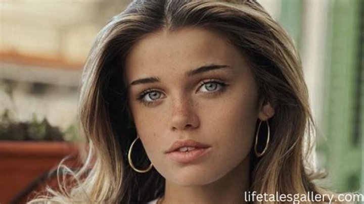 Estelle Morgan estimated Net Worth, Age, Affairs, Height, Dating, Relationship Stats, Salary as well as short Biography with top 10 popular facts!
