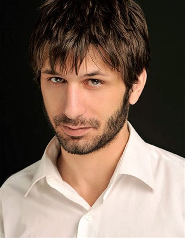 Ezgi Asaroglu – Biography, Facts & Life Story