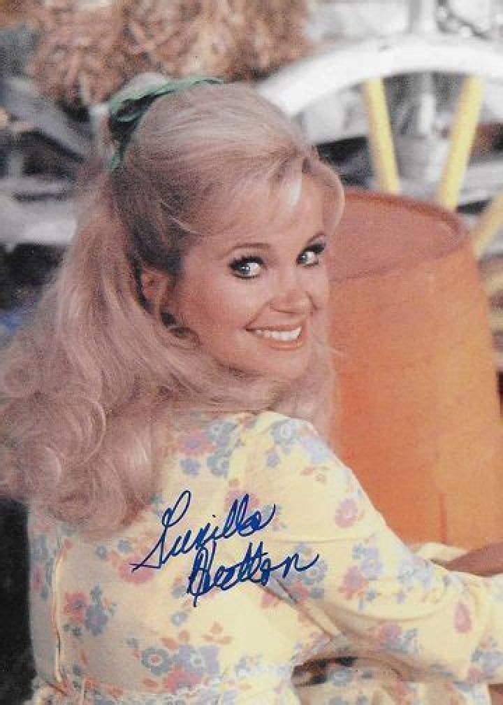 Gunilla Hutton Height