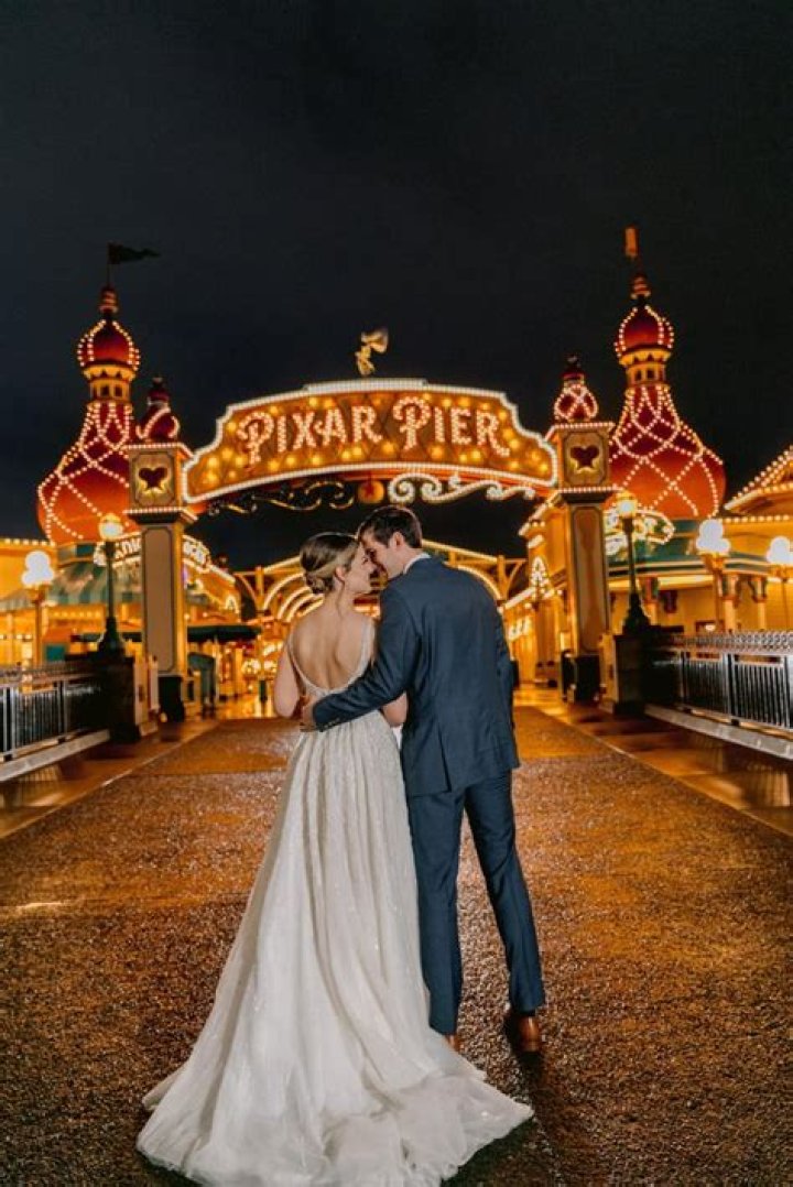 Holly Madison’s Dream Disneyland Wedding Ended in Divorce — Here Are the Details