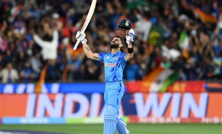 How tall is Virat Kohli