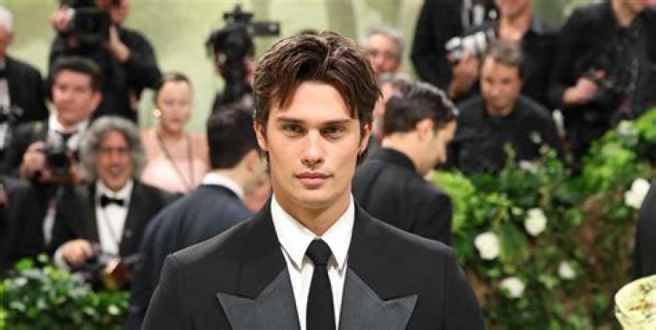 Is Nicholas Galitzine Bisexual Or Queer? Gender And Partner 2023