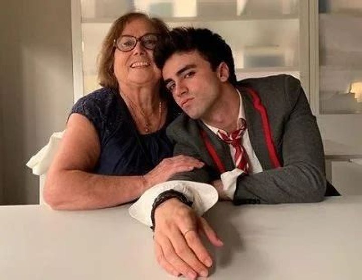 Itzan Escamilla Height, Weight, Age, Girlfriend, Biography & Family