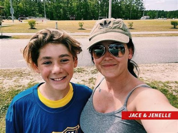 Jenelle Evans Net Worth – How Much is Jenelle Evans Worth?