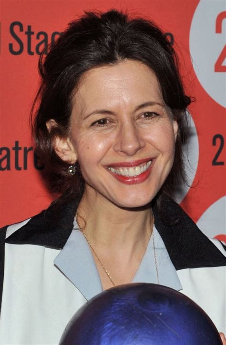 Jessica Hecht – Biography, Facts & Life Story