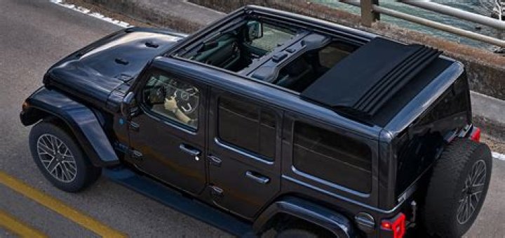  Justin Timberlake’s New Blacked Out Jeep