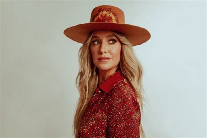 Lainey Wilson Looks Back at Young Love in “Watermelon Moonshine” Music Video – Watch Now – Celeb Secrets Country