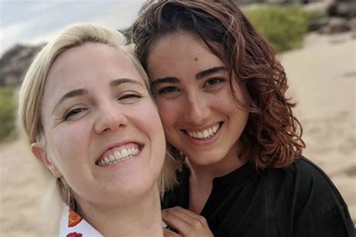 Look Into The Loving Relationship Of Hannah Hart and Ella Mielniczenko