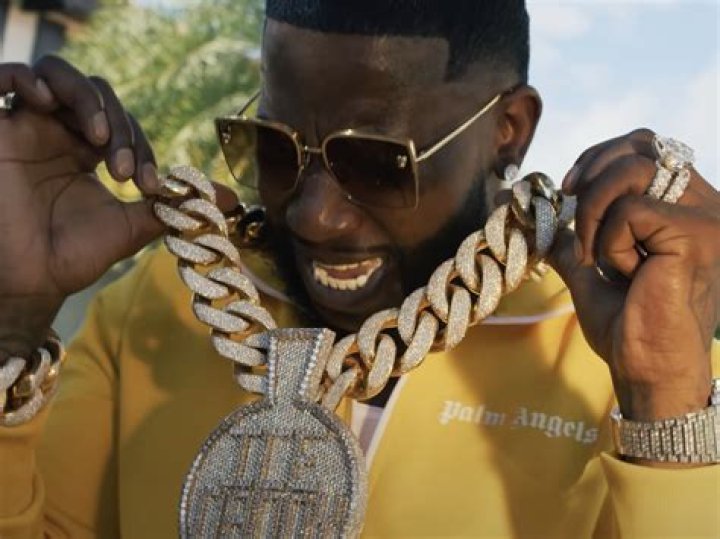 Lyrics & Translations of Feel Like Guwop by Gucci Mane & Ola Runt