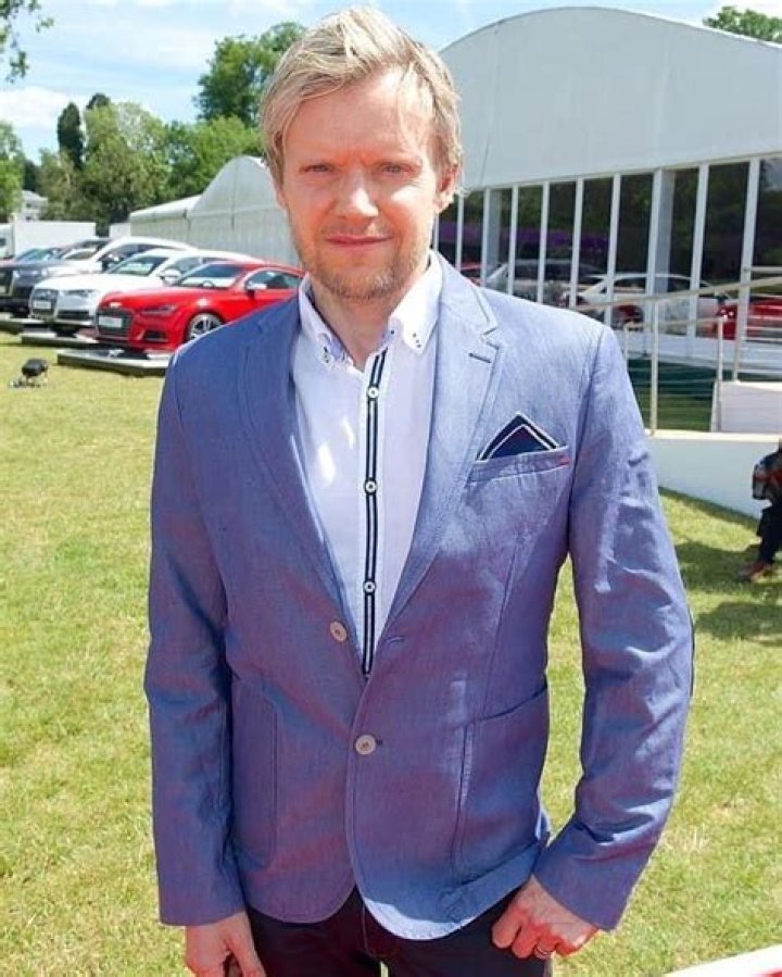 Marc Warren Height