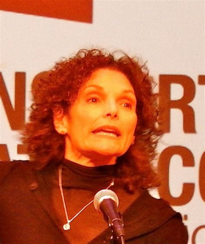 Mary Elizabeth Mastrantonio – Biography, Facts & Life Story