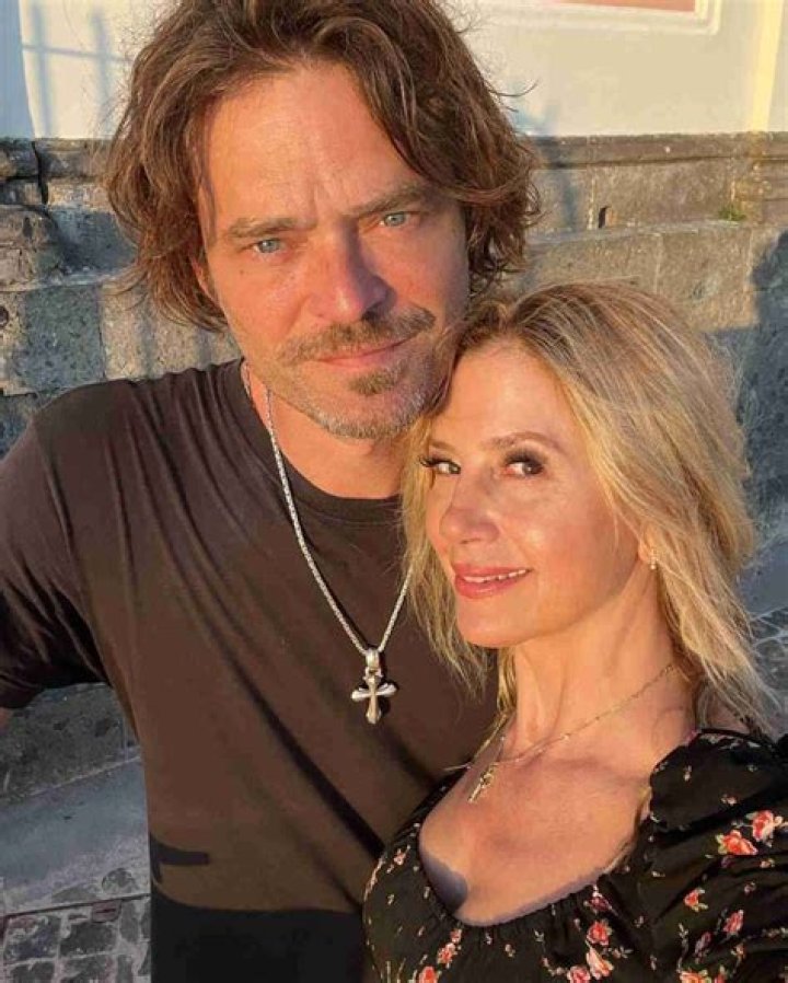 Mira Sorvino Actress, Bio, Wiki, Age, Height, Husband, Movies, and Net Worth