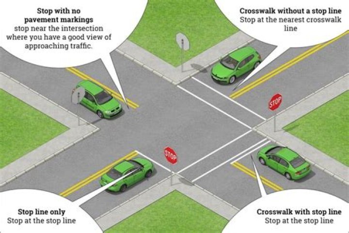 Mortician Saves Woman's Life, Encourages Drivers to Look Both Ways at a Green Light