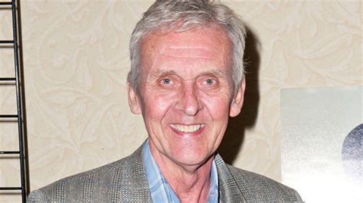 Patrick Macnee Height
