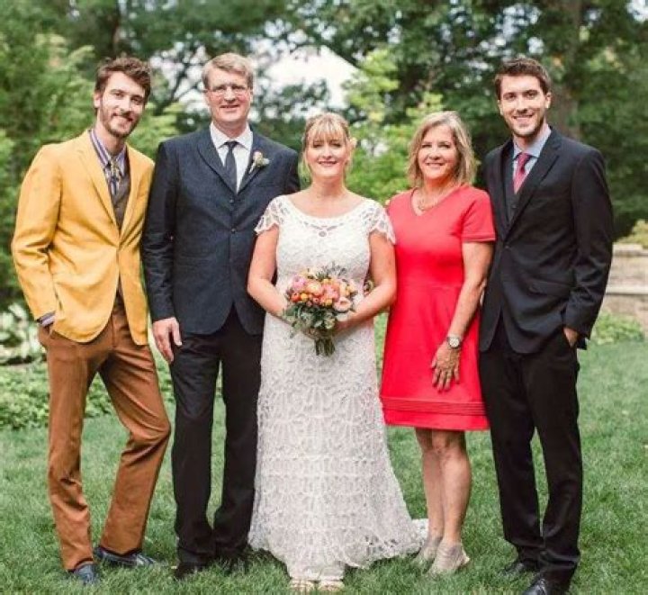 Pete Nelson Bio At Age 56: Tightly Knit Family With Wife & Daughter, A Bliss!