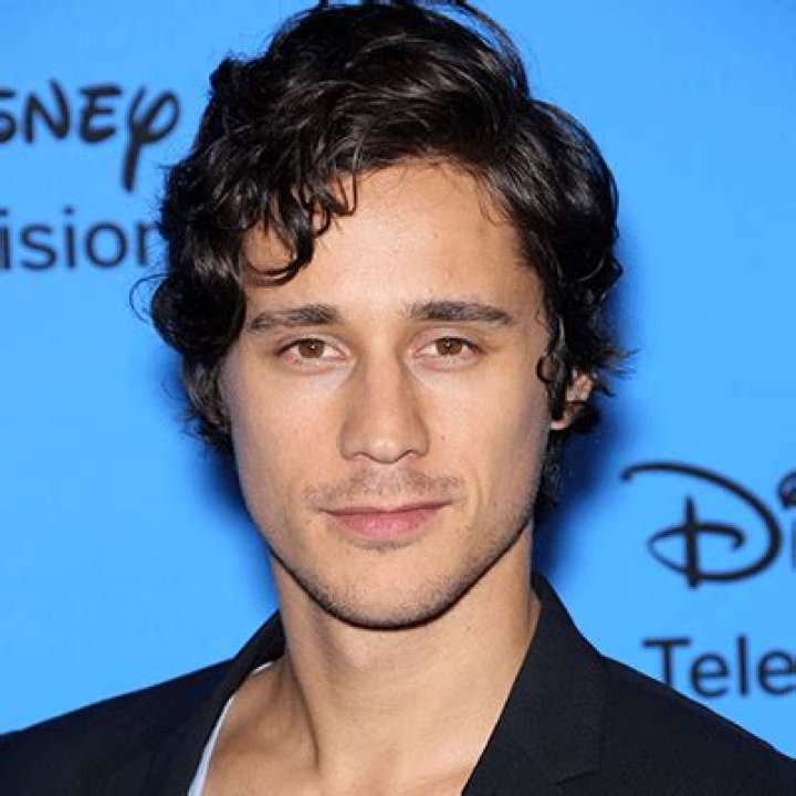 Peter Gadiot Has Dated Both Celebrities & Non-Celebrities — Know His Personal Life