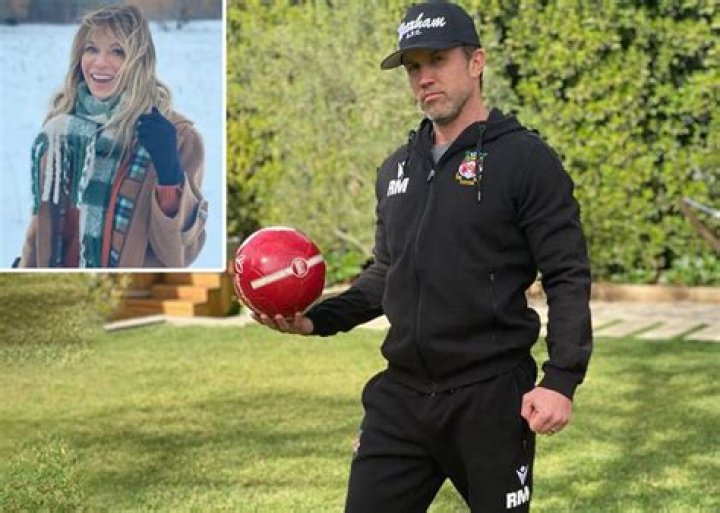 Rob McElhenney Made the ‘Funniest Woman in Show Business’ His Wife