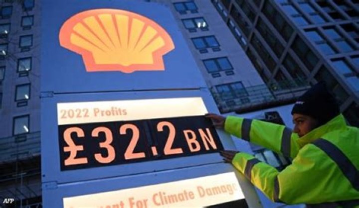 Shell logs record 2022 profit on soaring energy prices