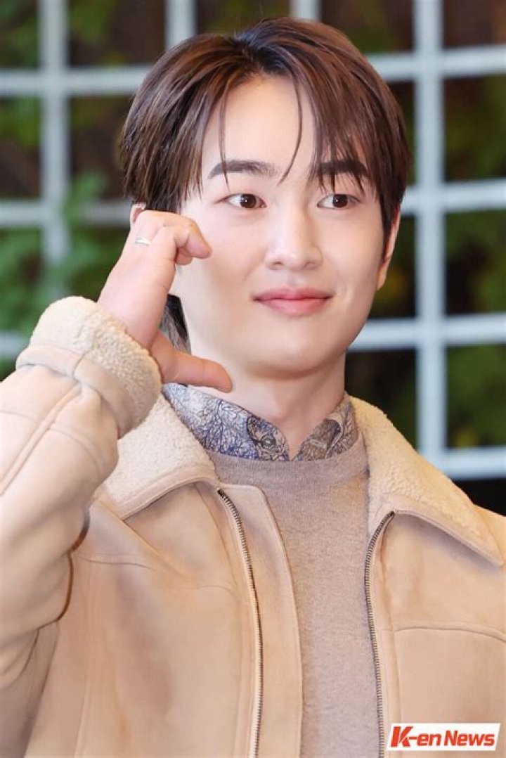 SHINee Onew