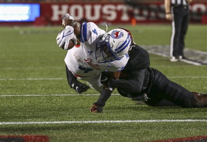 SMU RB Tre Siggers Transfers To Incarnate Word
