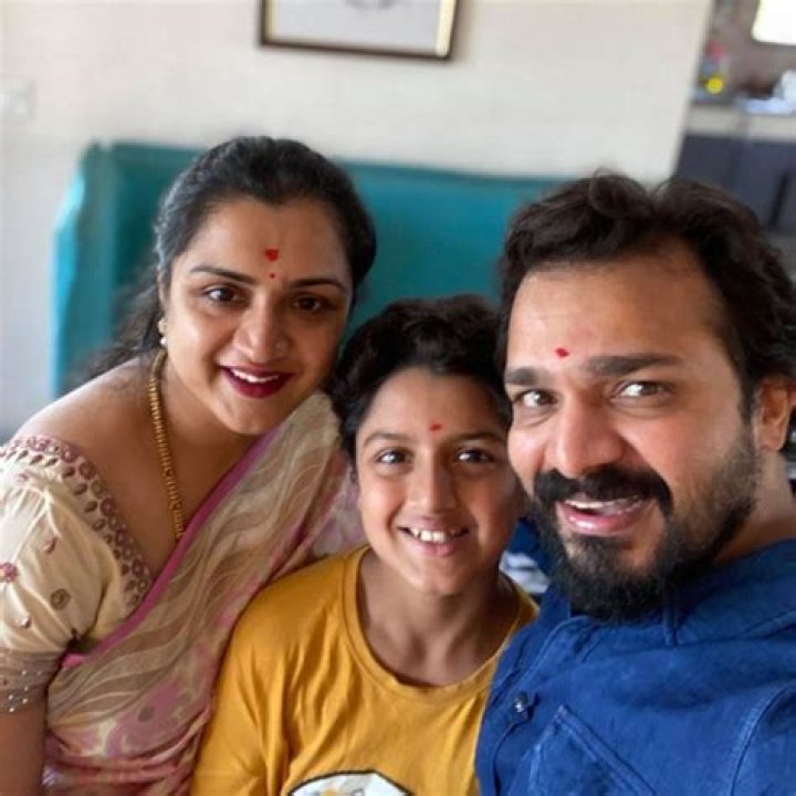 Spandana Raghavendra Sister Brother And Family Ethnicity