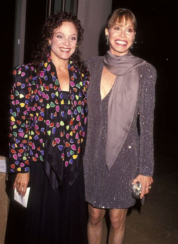 Valerie Harper – Biography, Facts & Life Story