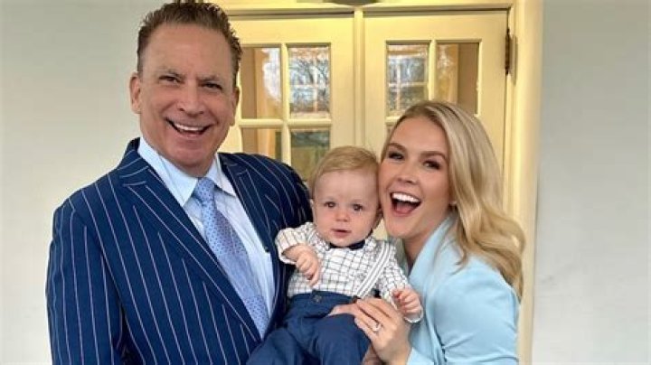 Whitney Leavitt Age, Height, Husband, Children, Net Worth