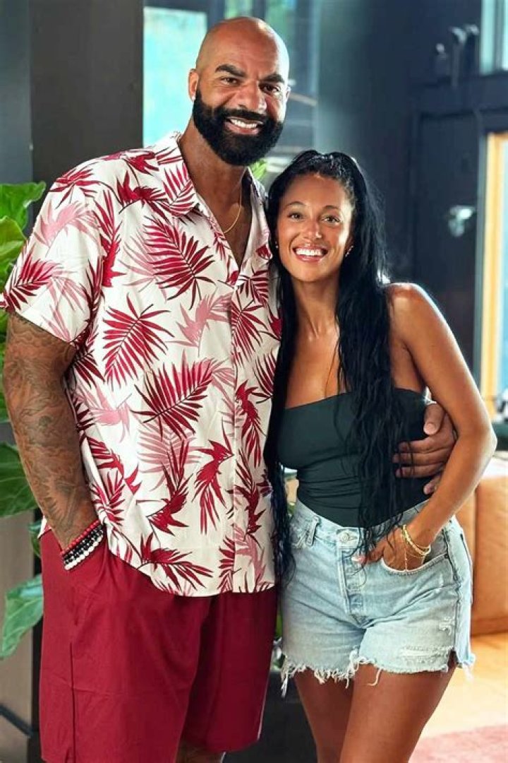 Who Is Carlos Medina Wife?