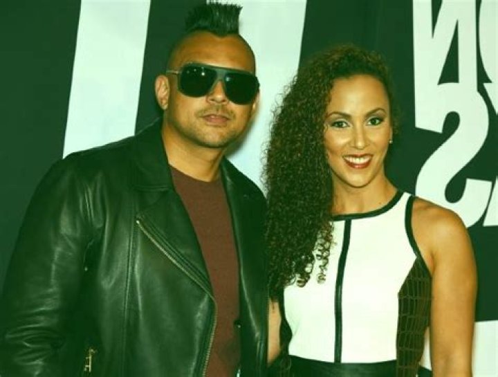 Who is Sean Paul wife Jodi Stewart Henriques? Net worth?