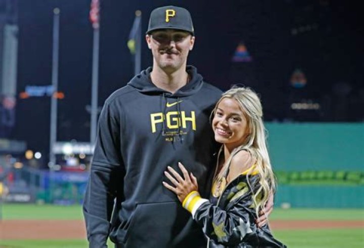 Who Is The Pitcher Dating 2023?