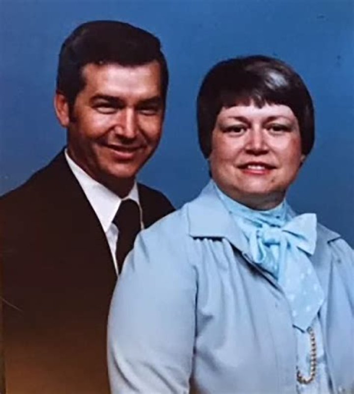 Who Was Elizabeth Dorlene Sennett's Husband, Charles?